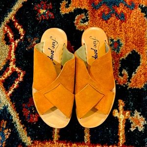 Free People Sz 37 Brown Leather